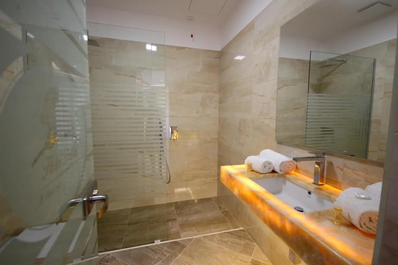 Hotel Delfini Sarande